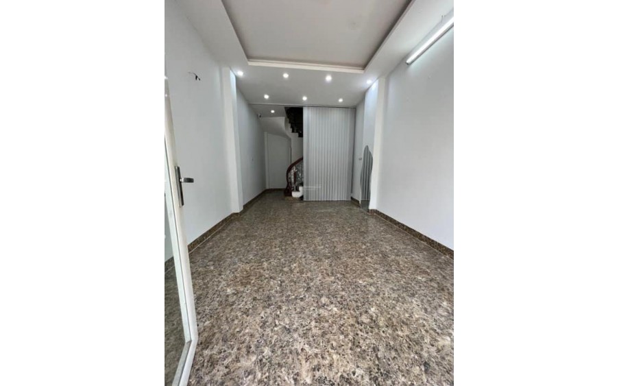 CHO THUÊ NHÀ NGUYÊN CĂN PHỐ BỜ SÔNG SÉT, 6 TẦNG, 30M2, 3 NGỦ, 4 WC, 17 TRIỆU